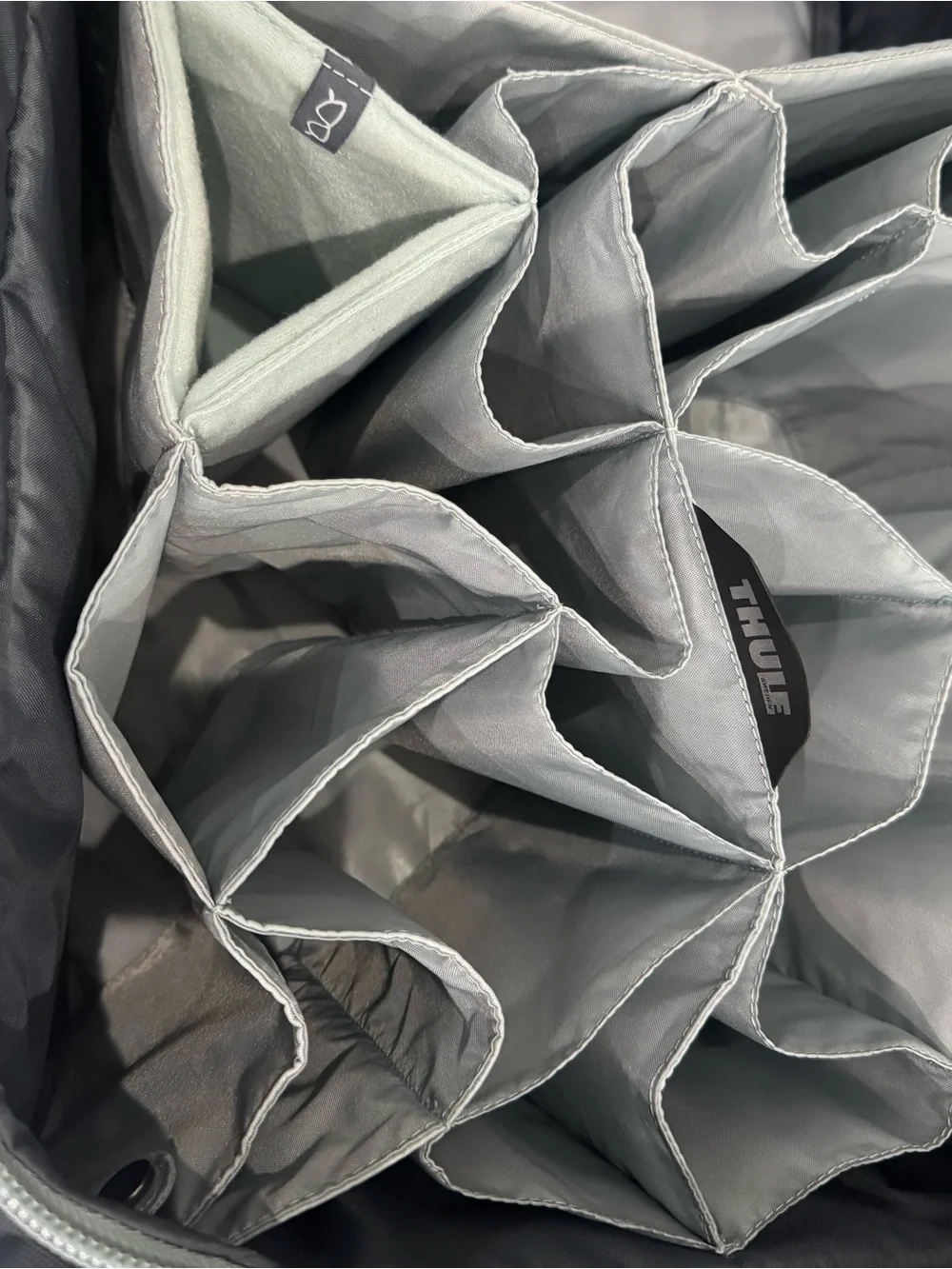 Thule versatile gray